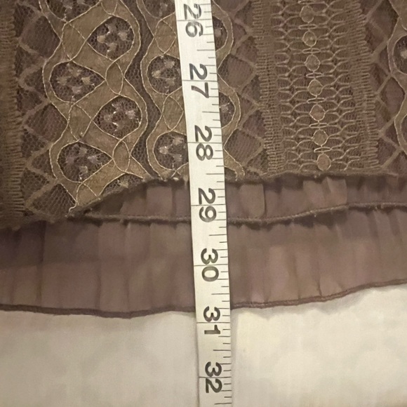 Pretty Angel Elegant Brown Silk Lace Top with White Feather Accents, size L - Picture 6 of 9